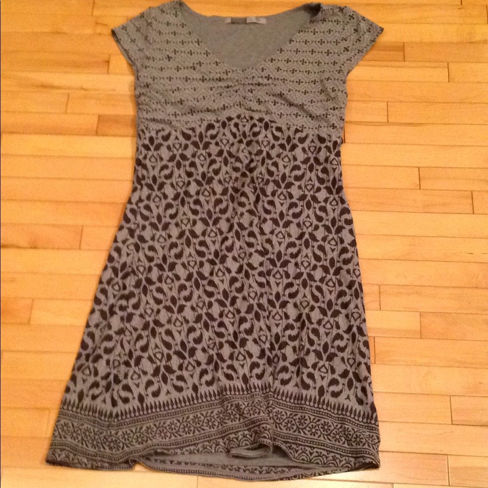 Short sleeve Athleta print dress